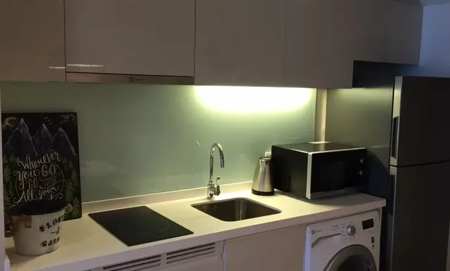 1 BR Apartment Kitchen