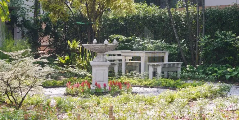 HouseEkkamaiPool600sqm-11