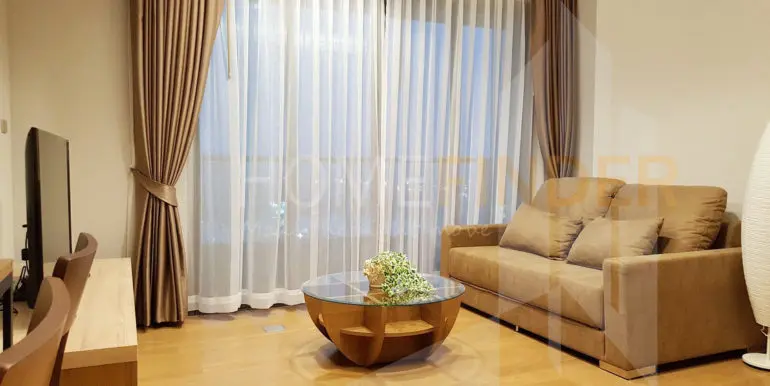 5.LIVING ROOM