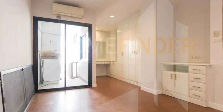 Bann Yen Arkard Condominium (3bed 228sq.m. 65k)-10