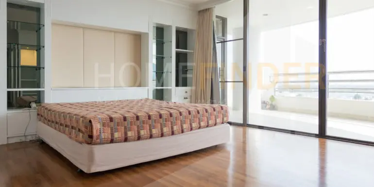 Bann Yen Arkard Condominium (3bed 245sq.m. 95k)-10