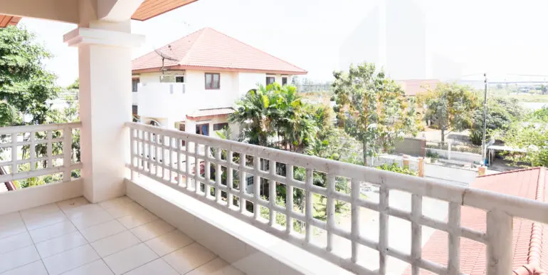 Lake Wood (3bed 495sqm 14.5mb)-24