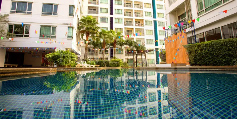 13Swimming pool