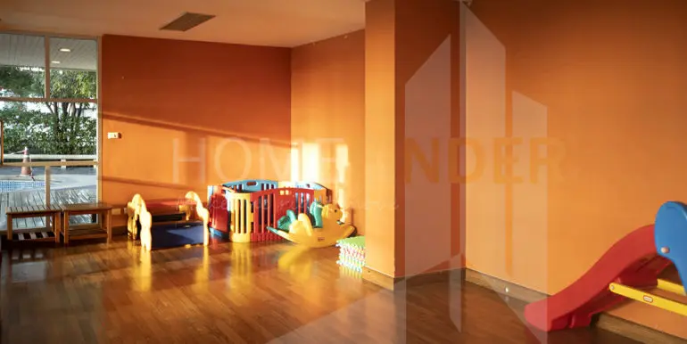 16Children's playroom