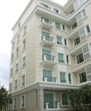la-vie-en-rose-place-condo-bangkok-59a5415ba12eda0840000584_full