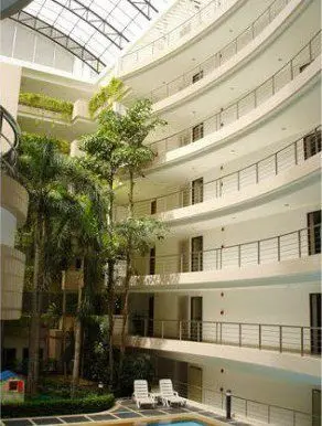 navin-court-condo-bangkok-51191ffeef23779f3d0007c9_full