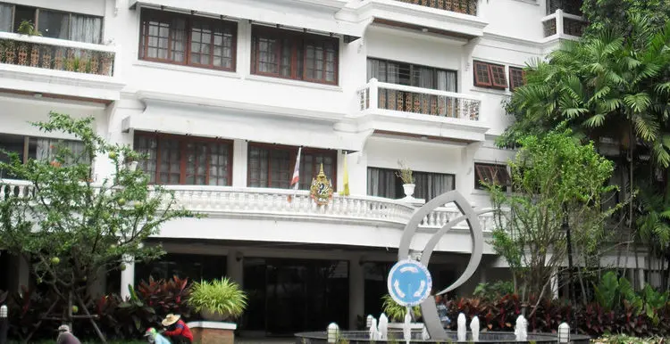 piya-place-condo-bangkok-57b2b2e16d275e3f4500052b_full