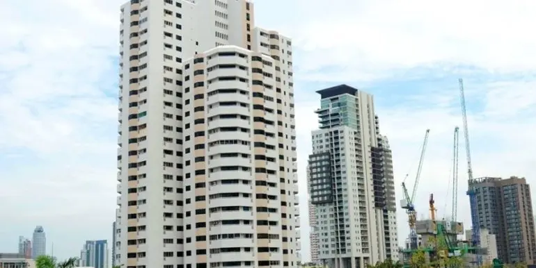 baan-suanpetch-condo-bangkok-59effe64a12eda7ee700771b_full