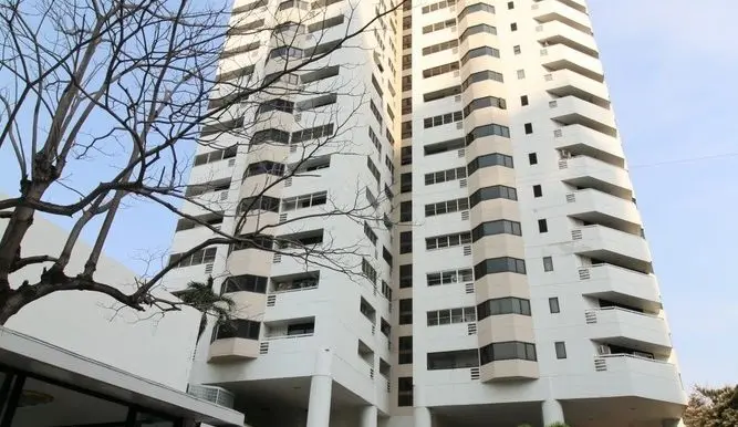 baan-suanpetch-condo-bangkok-59effe72a12eda7ffb003c44_full