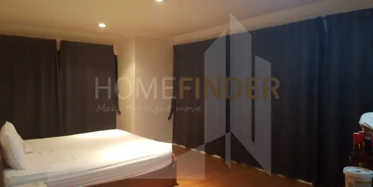 04 Master Bedroom