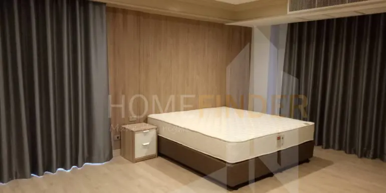 1st master bedroom