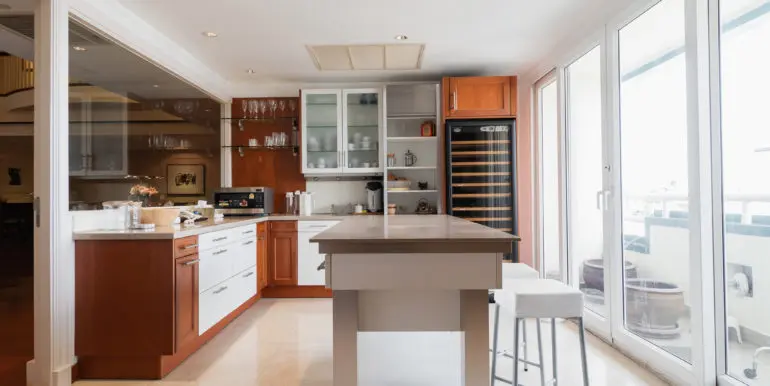 Las Colinas (4b 700sqm 350k)-30