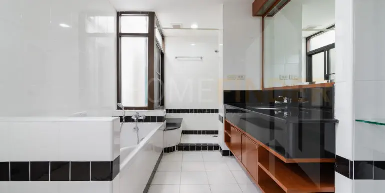 Neo Aree Sukhumvit 26 (3b 250sqm 55k)-15