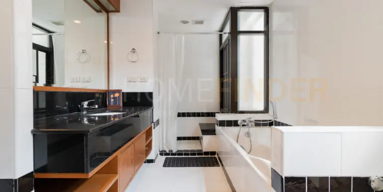 Neo Aree Sukhumvit 26 (3b 250sqm 55k)-18