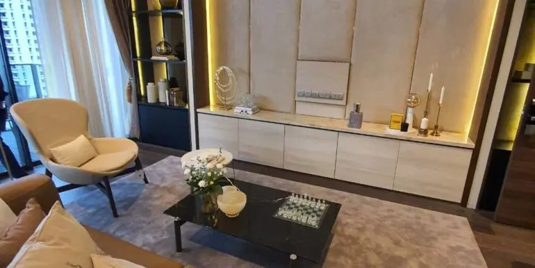 Tela Thonglor 201.5 Sqm. 2+1b 3b 72 Mb (1)