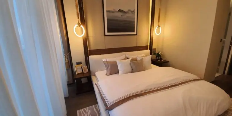 Tela Thonglor 201.5 Sqm. 2+1b 3b 72 Mb (8)