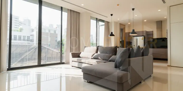 Vana Residence Sukhumvit 26 (3b 210sqm 150k)