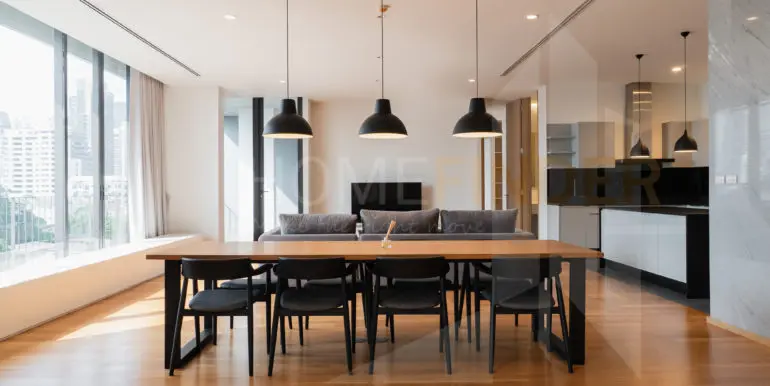 Vana Residence Sukhumvit 26 (4b 440sqm 300k)