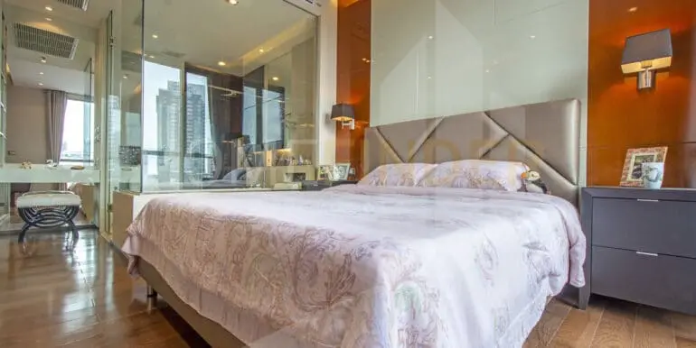 4) Bedroom+