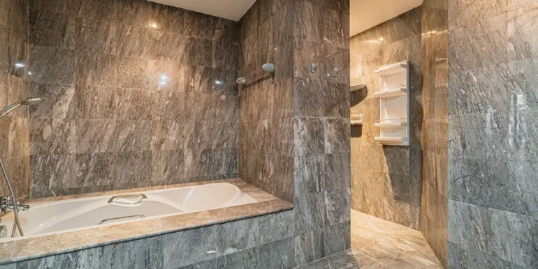 Raintree Village Apartment (4b 420sqm 125k)-29
