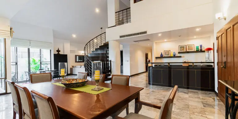 Raintree Village Apartment (4b 420sqm 125k)