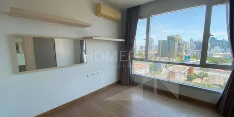 2Thru Thonglor Condominium 2B2B