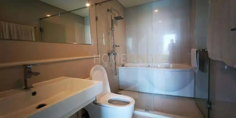 6Ivy Thonglor1b1b43SqM