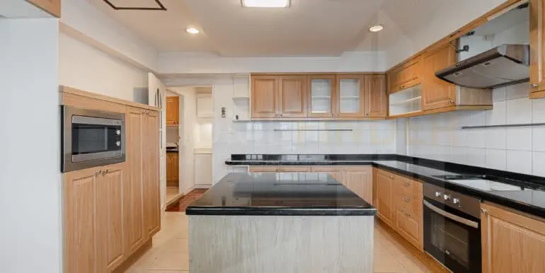 Centre Point Residence Phromphong Bangkok (4bed)-13