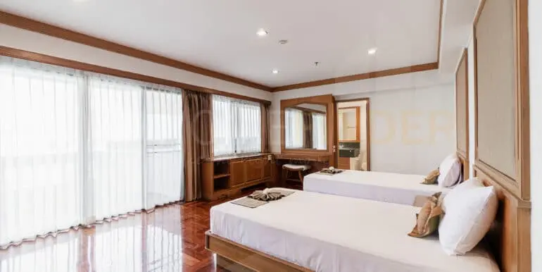 Centre Point Residence Phromphong Bangkok (4bed)-13