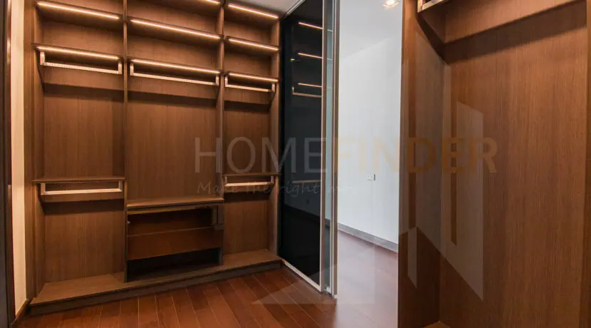 Q 1 Sukhumvit (3b)-34