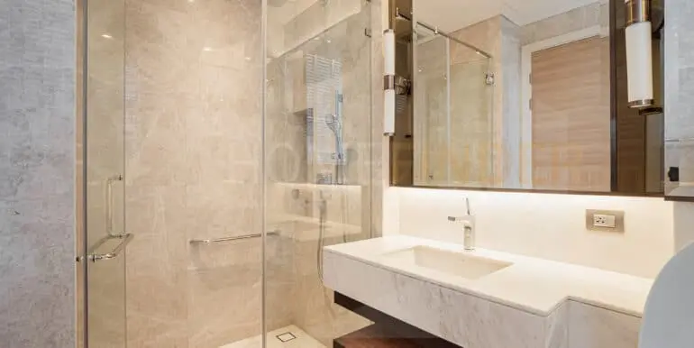 Sindhorn Residence (1bed)-9