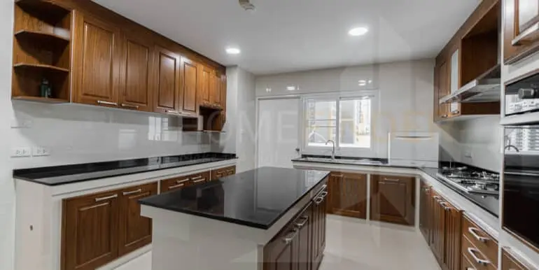 Govind Tower Sukhumvit 21 (3b 120k)-11