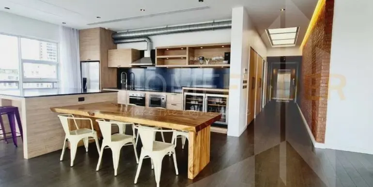 Penthouse Condominium 3 - 3BR4WC250sqm - 03