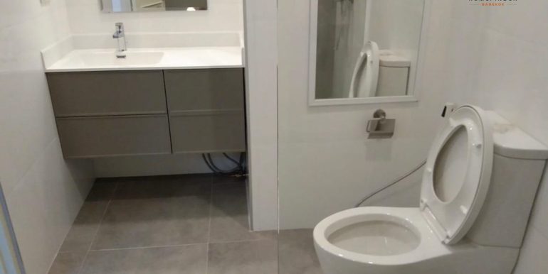 95715