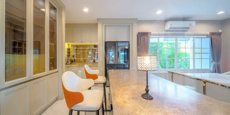 Bright Sukhumvit 24-4