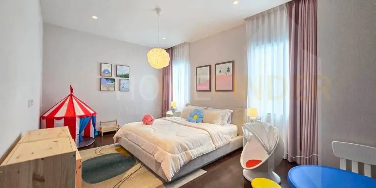 Bright Sukhumvit 24-17