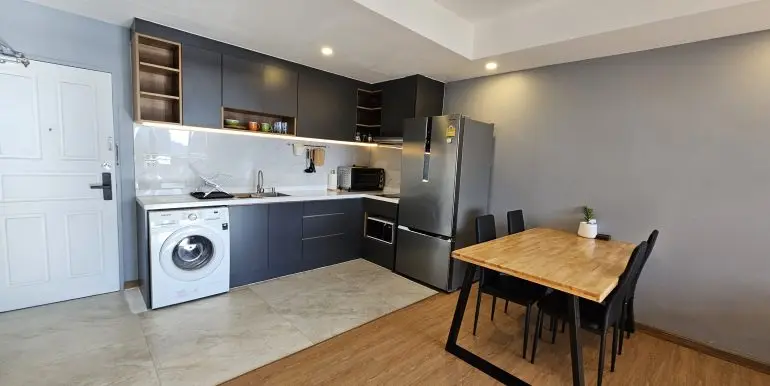 Kitchen & Dining