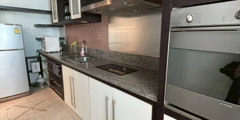 LINE_ALBUM_Avenue 61 B404_260427_1
