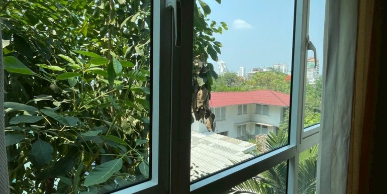 LINE_ALBUM_Avenue 61 B404_260427_14