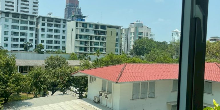 LINE_ALBUM_Avenue 61 B404_260427_17