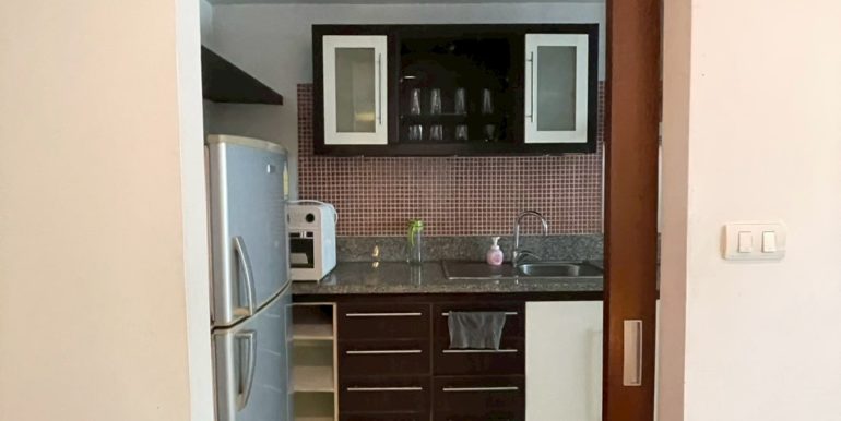 LINE_ALBUM_Avenue 61 B404_260427_3