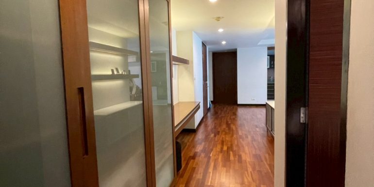 LINE_ALBUM_Avenue 61 B404_260427_6