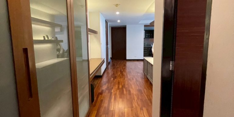 LINE_ALBUM_Avenue 61 B404_260427_7