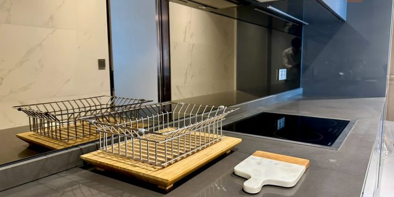 939F104A-4205-48FD-8509-C630D086571C_1_105_c